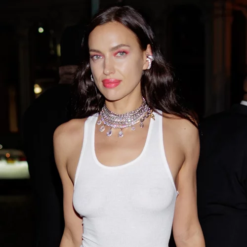 Τα πιο ενδιαφέροντα total white looks που μπορείς να δημιουργήσεις αυτή την εποχή