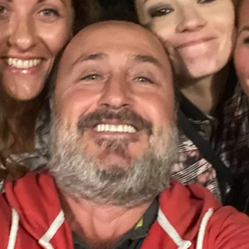 Νεκρός σε τροχαίο ο ιδιοκτήτης του θρυλικού μπαρ "Αρχάγγελος" - Θρήνος για τον Σωτήρη Λαφαζάνη