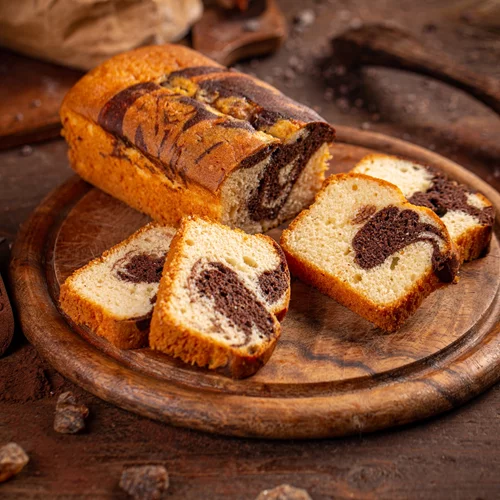 Πανεύκολο αφράτο κέικ χωρίς μίξερ | Η συνταγή του Άκη Πετρετζίκη που πρέπει να δοκιμάσεις