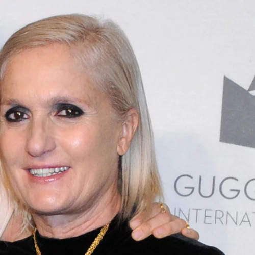 Η Maria Grazia Chiuri επικαιροποιεί κλασικά παραμύθια στη συλλογή Dior Φθινόπωρο/Χειμώνας 2021