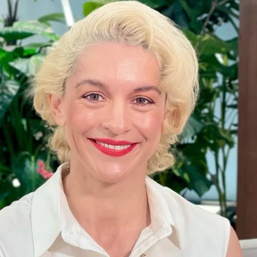 Η Γιούλικα Σκαφιδά δημοσίευσε μία #tb φωτογραφία από τη σειρά "Νησί" πριν από 14 χρόνια