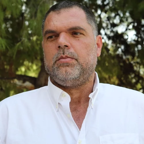 Ο Δημήτρης Παπανικολάου σε σπάνια οικογενειακή εμφάνιση με τη σύζυγό του και τη 17χρονη κόρη τους