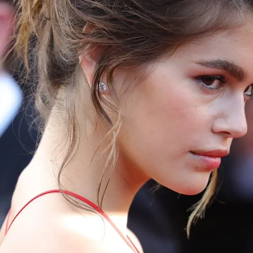 Ξέχνα (για λίγο) τα lip balms | Τα lip oils είναι η νέα τάση στην ενυδάτωση των χειλιών μας