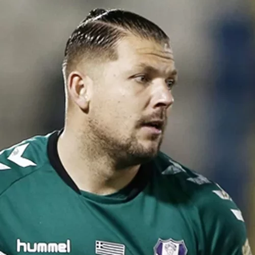 Συγκλονίζει ο τερματοφύλακας του Απόλλωνα | "Η κόρη μου δεν θα περπατήσει ποτέ - Ο καρκίνος πάγωσε τον εγκέφαλό της"