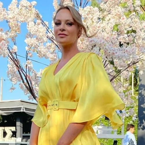 Η Υβόννη Μπόσνιακ φόρεσε το πιο κολακευτικό μπικίνι του καλοκαιριού