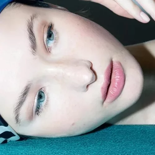 H Ros Georgiou υπογράφει την καμπάνια της Lime & Teal