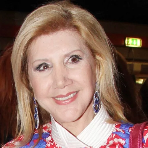 Λίτσα Πατέρα | Η θεραπεία που κάνει την επιδερμίδα της να δείχνει 20 χρόνια νεότερη