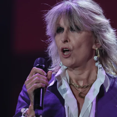 Η Chrissie Hynde λανσάρει τη δική της Fender κιθάρα