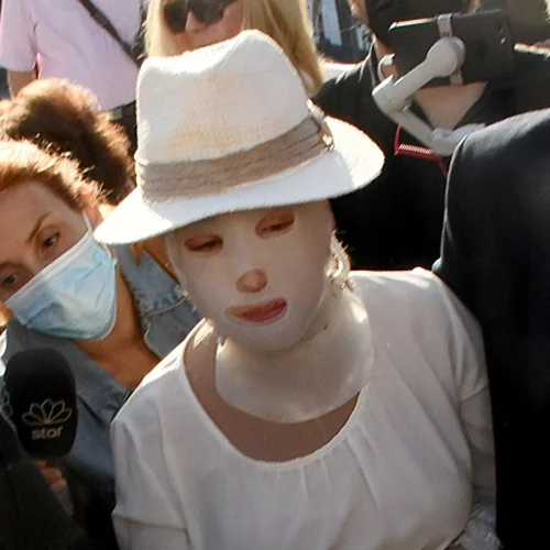 Επίθεση με βιτριόλι | Η Ιωάννα κρατούσε το χέρι μου και μου επαναλάμβανε "πρόσεχέ με", λέει ο δικηγόρος της