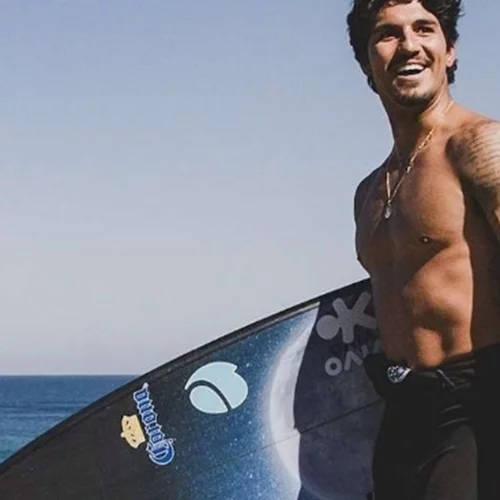 Gabriel Medina, ο viral πρωταθλητής του surf που 'οργώνει' τα κύματα