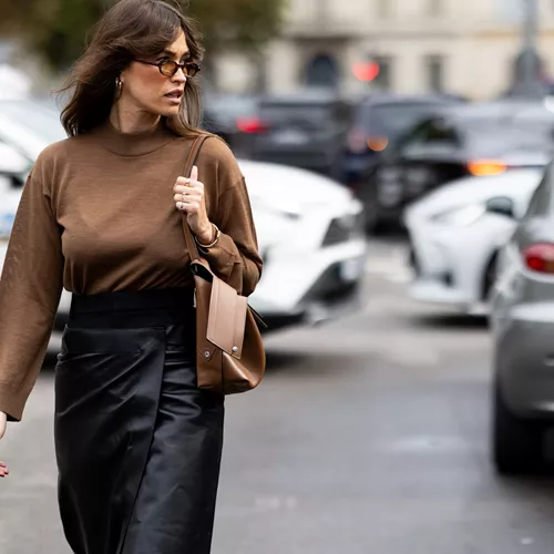 Fab Five | 5 stylish looks που μπορείς να δημιουργήσεις με μια δερμάτινη midi φούστα αυτή τη σεζόν