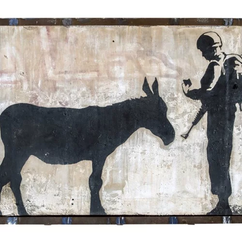 O Banksy ανακηρύχθηκε επίτιμος καθηγητής Πανεπιστημίου της Αγγλίας