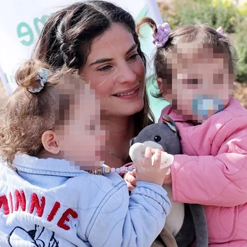 Χριστίνα Μπόμπα | Στο κολυμβητήριο με την Αριάνα και τη Φιλίππα - Κολυμπούν από μωρά