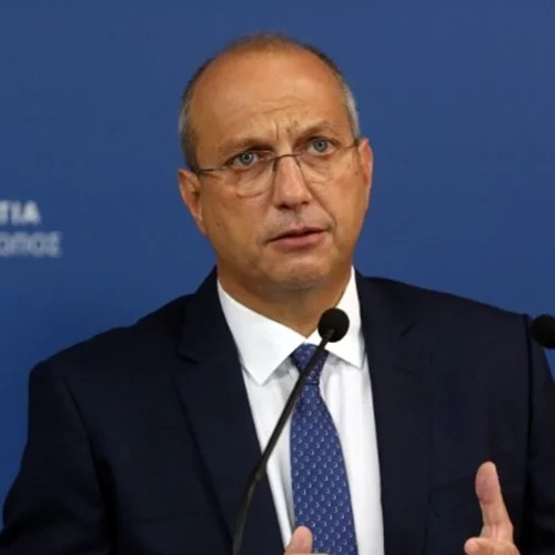 Νέος κυβερνητικός εκπρόσωπος | Παραδέχθηκε λάθη στις πυρκαγιές, άδειασε Τσιτσιπά - Τι είπε για Χρυσοχοΐδη