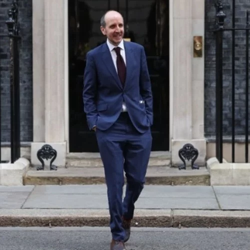 Η σειρά "Adolescence" θα προβληθεί δωρεάν σε όλα τα γυμνάσια και λύκεια στο Ηνωμένο Βασίλειο