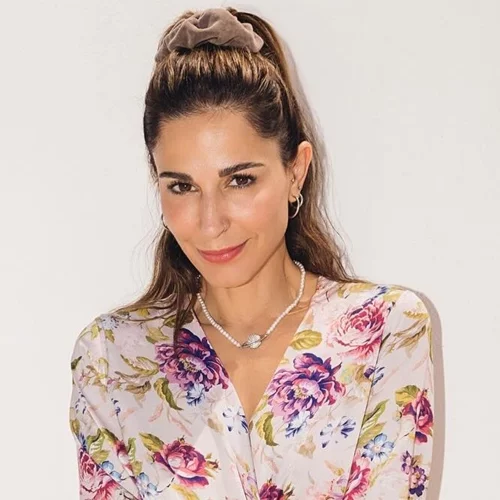 Η Κατερίνα Παπουτσάκη με το χρώμα νυχιών που θα βλέπουμε παντού το φθινόπωρο