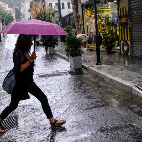 Καιρός | Σε ποιες περιοχές θα "χτυπήσει" η κακοκαιρία εξπρές με ισχυρές καταιγίδες - Θυελλώδεις βοριάδες την Κυριακή