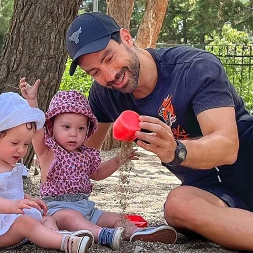 Σάκης Τανιμανίδης | Τι απαντά στις φήμες περί εγκυμοσύνης της Χριστίνας Μπόμπα