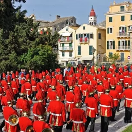 Πάσχα στην Ελλάδα: Βάλαμε σε σειρά κατάταξης τους καλύτερους προορισμούς