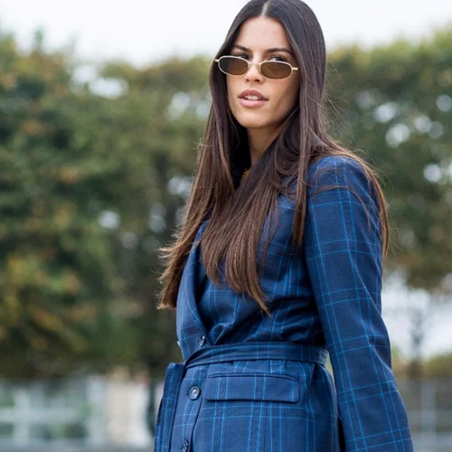 Το matching set από τη Stradivarius που έχει ενθουσιάσει τις fashionistas - ο ιδανικός τρόπος να φορέσεις τη μίνι φούστα