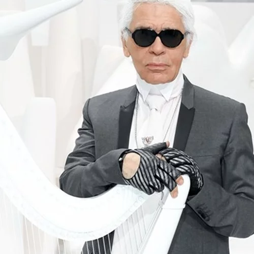 Karl Lagerfeld: "Ποτέ δεν κάπνιζα, δεν έπινα, ποτέ δεν έκανα ναρκωτικά. Δεν υπάρχει τίποτα πιο βαρετό από τους ανθρώπους που κάνουν όλα αυτά".
