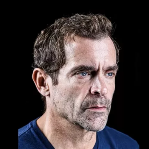 Κωνσταντίνος Μαρκουλάκης | "Με το "The humans" ξαναβρήκα την πίστη μου ότι το θέατρο μπορεί να πει κάτι"