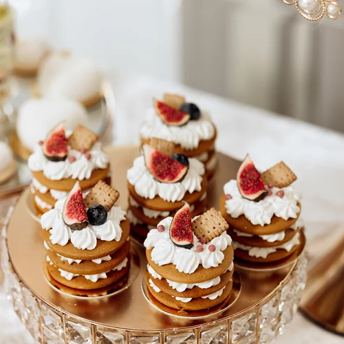 Εορτολόγιο: Ποιος γιορτάζει σήμερα 15 Ιουλίου