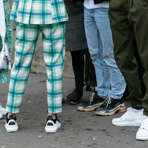 Τα ευέλικτα sneakers της Oysho είναι τα παπούτσια που χρειάζεσαι τον Σεπτέμβριο