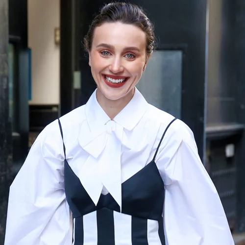 Η μόδα της νέας σεζόν έχει εμμονή με τους φιόγκους