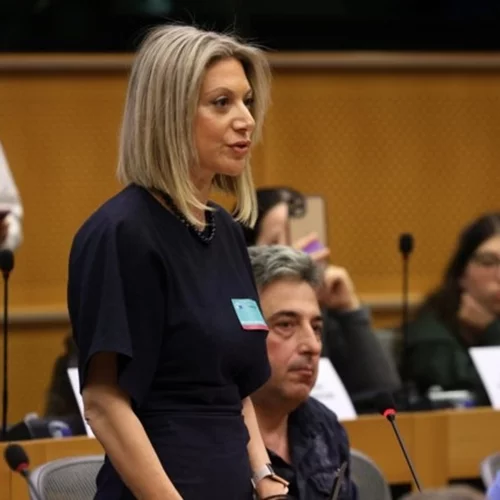 H Καρυστιανού στο Ευρωκοινοβούλιο για τα Τέμπη: Είμαστε βέβαιοι πως η αλήθεια δεν θα λάμψει