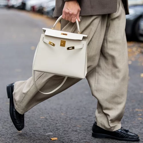 Αυτά είναι τα loafers από τη Zara που ταιριάζουν με όλα σου τα ρούχα