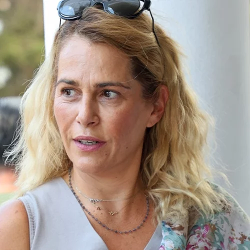 Τζένη Μπότση: "Φοβόμουν ότι η μαμά μου θα με τραβήξει τελείως μακριά από την αγάπη μου"