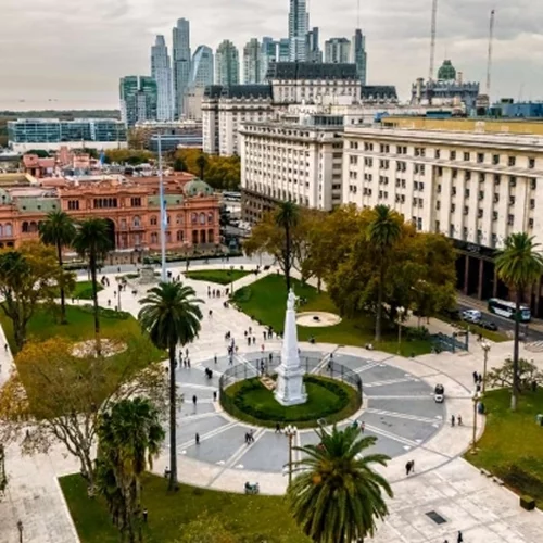 Οι μεγάλες πόλεις που ζεις άνετα με χαμηλό μισθό