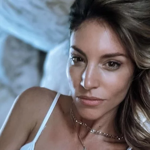 Αθηνά Οικονομάκου | Η πρώτη της δημόσια εμφάνιση μετά την ανακοίνωση διαζυγίου