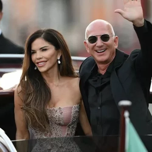 Lauren Sanchez | Χάθηκε ένα από τα φορέματα που έβαλε στον γάμο της στη Βενετία