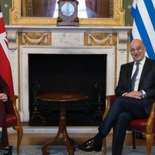 Όταν η νέα Πρωθυπουργός της Βρετανίας Liz Truss μπέρδεψε τον Νίκο Δένδια με τον Νίκο Βέρτη