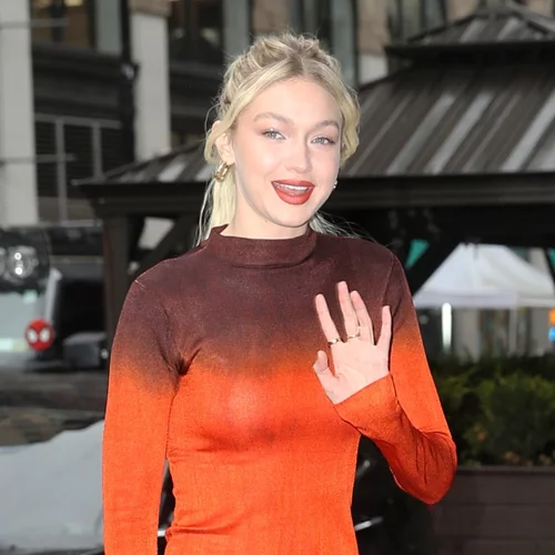 Βάλε χρώμα στη ζωή σου | Τα ωραιότερα φορέματα με έντονο χρώμα που θα ανανεώσουν την γκαρνταρόμπα σου