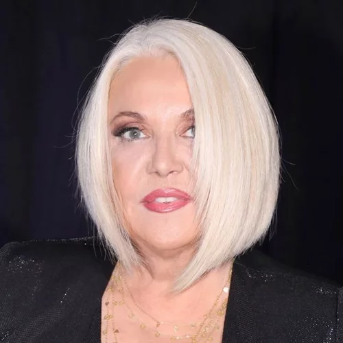 Η Ρούλα Κορομηλά στο πατρικό της με τη μητέρα της