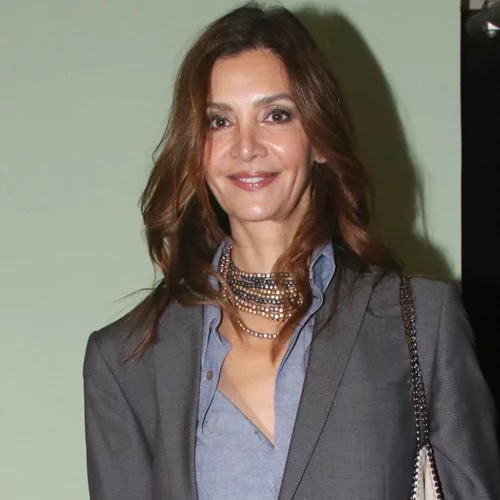 Κατερίνα Λέχου | Με total white σύνολο στην καρδιά του χειμώνα