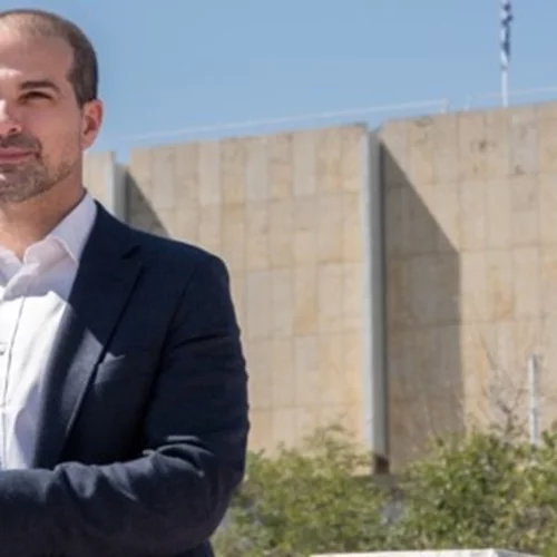 Γαβριήλ Σακελλαρίδης | Η σπάνια αναφορά στη σύζυγό του, Ράνια Τζίμα