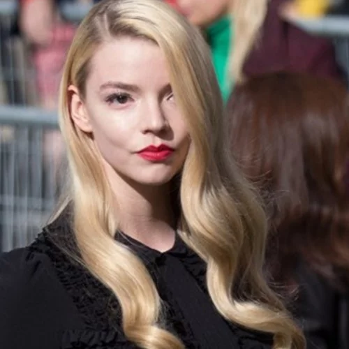 "Δεν είμαι θήραμα" | Η Anya Taylor-Joy αποκαλύπτει πώς αντιμετώπισε τον φόβο της με τους παπαράτσι