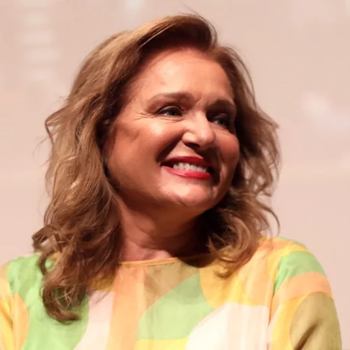 Στην Αντίπαρο η Μαρία Καβογιάννη | Η βραδινή έξοδος για κρασί και ψαρομεζέδες