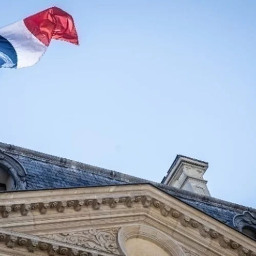 Η γαλλική βουλή υιοθέτησε νομοσχέδιο που απαγορεύει στα παιδιά κάτω των 15 ετών την πρόσβαση στα μέσα κοινωνικής δικτύωσης