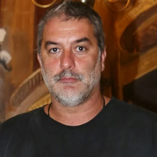 Βασίλης Μπισμπίκης | Η σπάνια φωτογραφία με τον γιο του