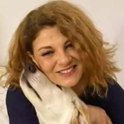 Τάνια Τρύπη | Υιοθέτησε το κουτάβι που είχε κακοποιηθεί και βιαστεί στην Αλεξανδρούπολη