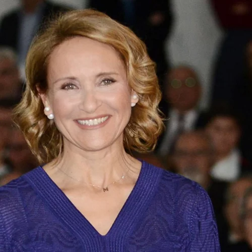 Ρεβεγιόν Πρωτοχρονιάς στο σπίτι | Τρία looks της Μάρας Ζαχαρέας που μπορείς να αντιγράψεις