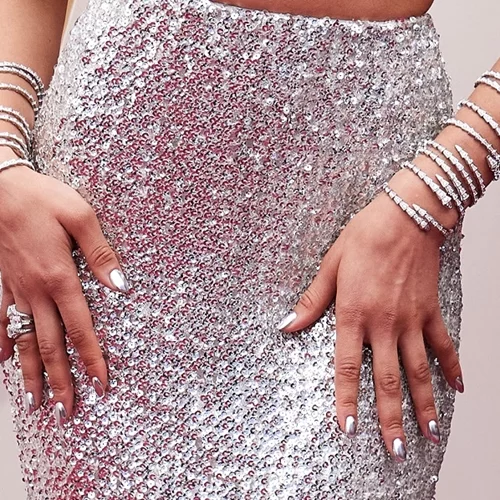 Νύχια για γάμο | Τα ωραιότερα μανικιούρ για την κουμπάρα, την αδερφή της νύφης και την καλεσμένη