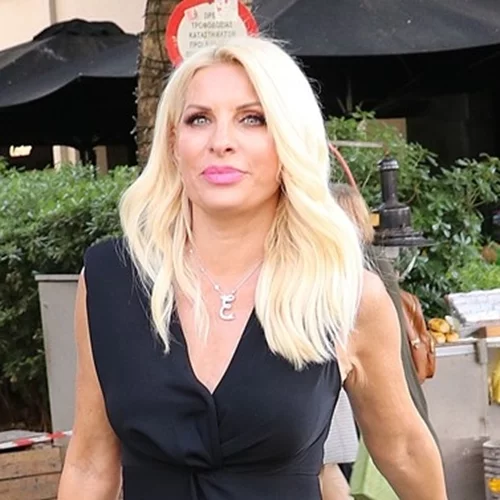 Ίδια η κόρη της Βαλέρια | Η Ελένη Μενεγάκη στο πρώτο της εξώφυλλο