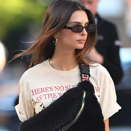 Είναι μεγάλο το αγαπημένο σου T-shirt; | 3 τρόποι από το Tik Tok για να το φέρεις στα μέτρα σου