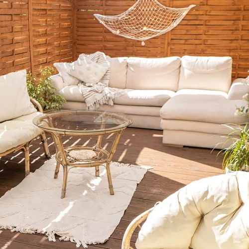 Αυτά τα κομμάτια από την H&M Home θα μεταμορφώσουν τη βεράντα σου σε έναν boho παράδεισο